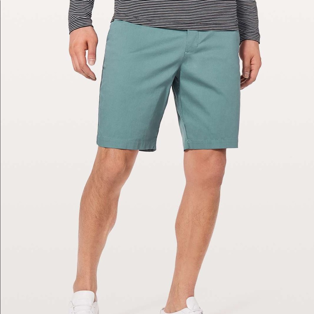 Lululemon Commission Short 9” Chino